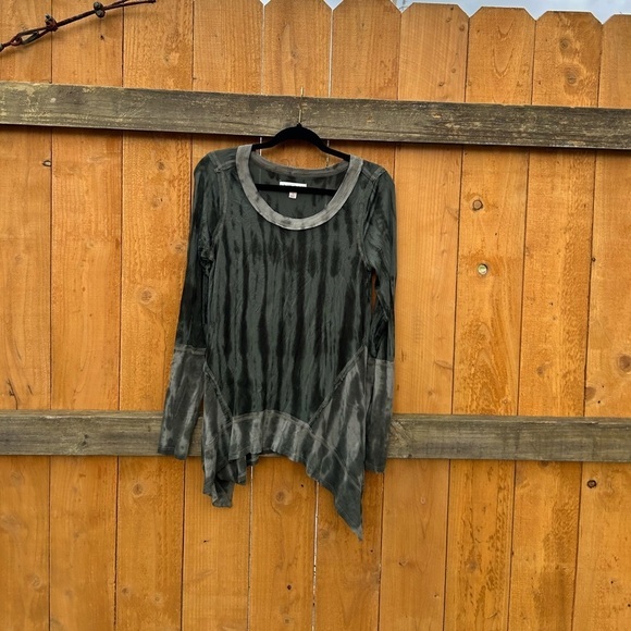 Knox Rose Womens Shark Bite Top Size Small Long Sleeve Green Tie dyed Grunge - Picture 1 of 13